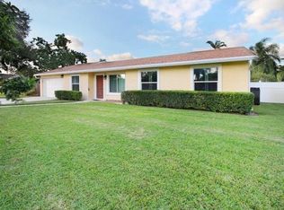 9197 Artist Pl, Lake Worth, FL 33467