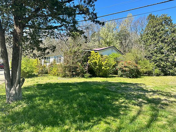 2nd image of 427 Lakeshore Dr