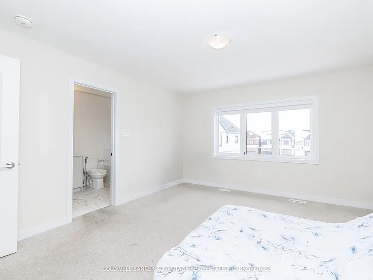 55 Rowlock St — Photo 20