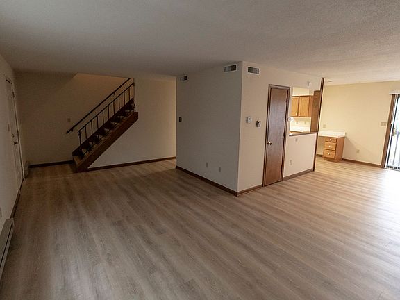 5th image of 1003 Canterbury Dr