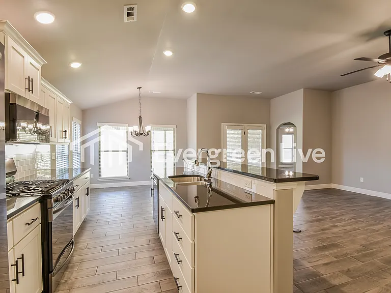 6003 Reynolds St — Photo 9