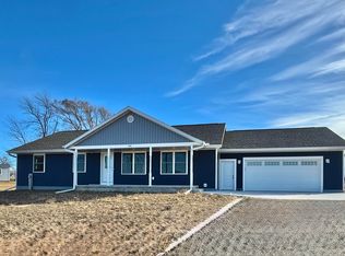 554 Riverview Dr, Berlin, WI 54923