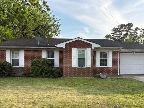 2032 Spadina Ave, Chesapeake, VA 23324