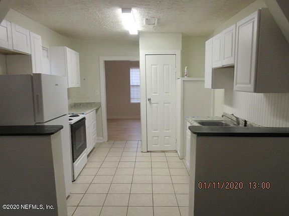 2nd image of 1532 W 15th St