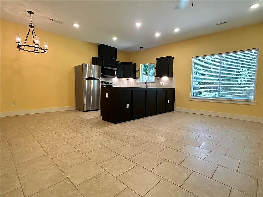 16 South Ray Avenue - 1 — Photo 3