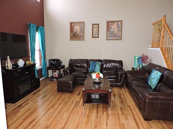 5th image of 79 Heatherwood Dr