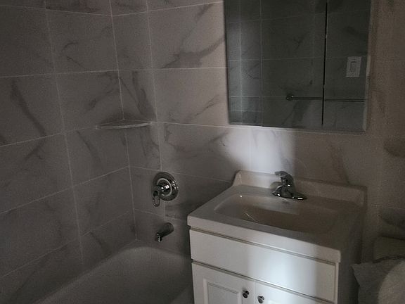 4th image of 41-10 Bowne St #4Y