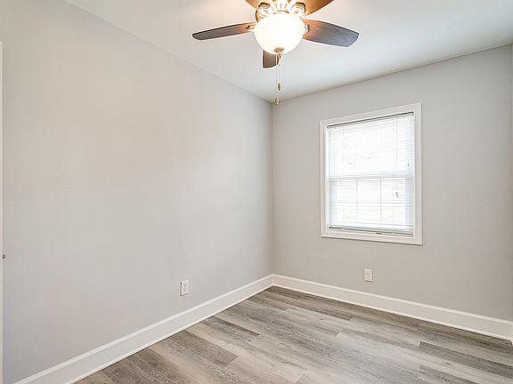 4th image of 1931 N Cameron St APT 3