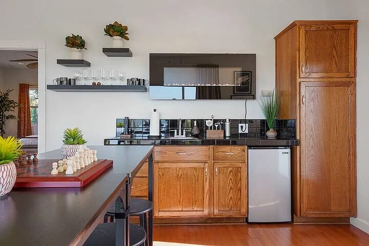 4551 Narragansett Ave — Photo 28