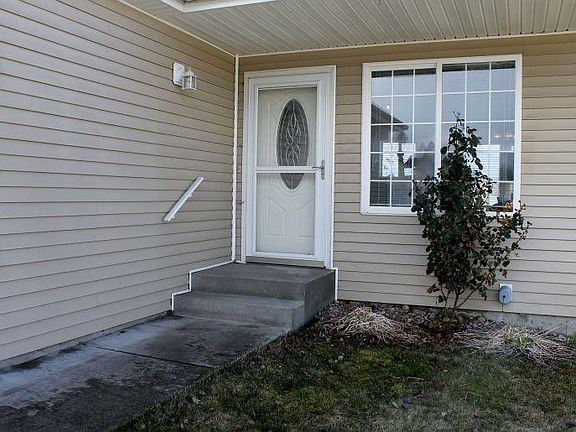 2nd image of 3857 N Beehive St