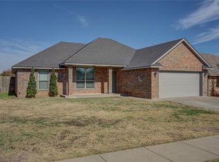2612 Kadlan Dr, El Reno, OK 73036