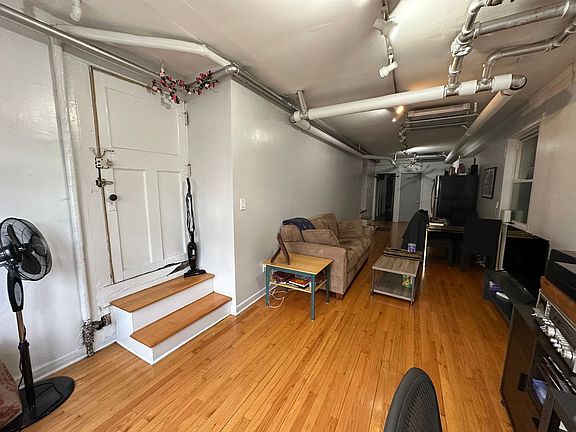 3rd image of 1920 N Kedzie Ave #G