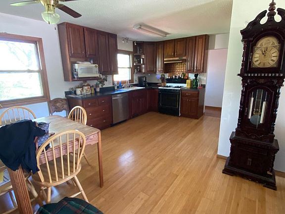 5th image of 45 Mark Twain Ct