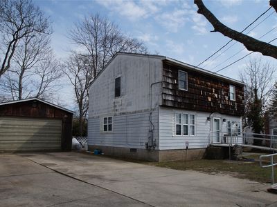 (Undisclosed Address), Mastic Beach, NY, 11951