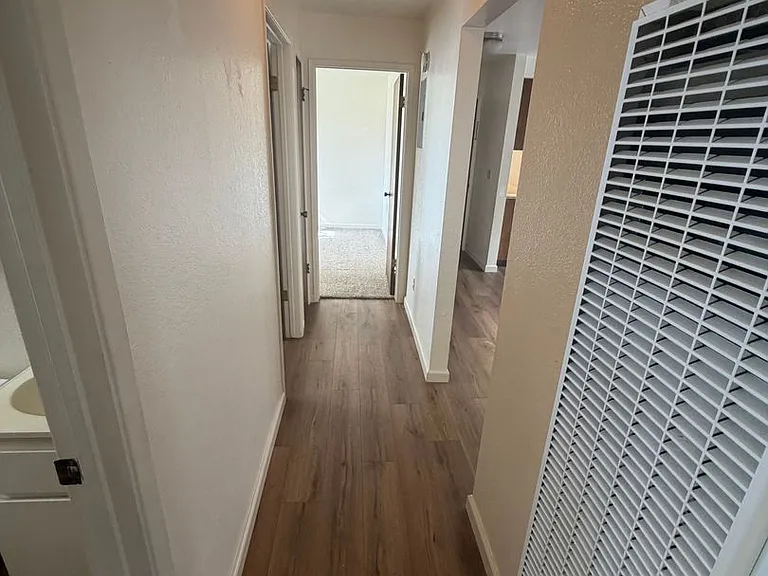 5296 Traffic Way — Photo 11