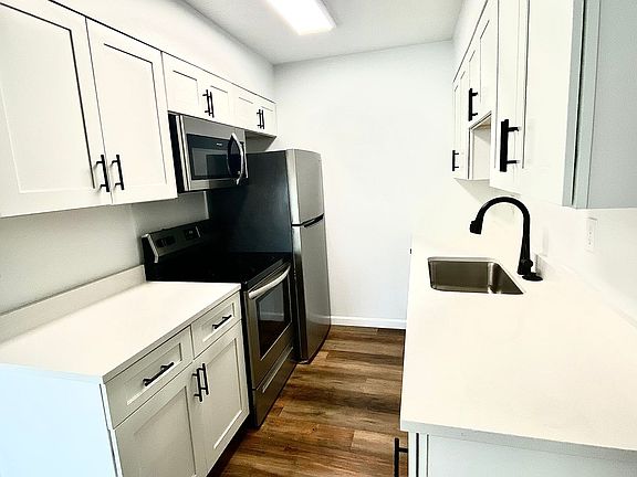 2nd image of 719 Meadow Wood Dr Unit 2