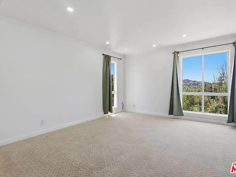 4613 Reforma Rd — Photo 37