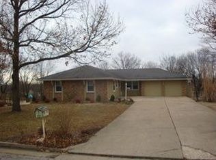 4000 Greenbrier Dr, Jefferson City, MO 65109