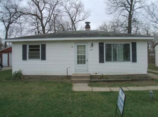 1951 Oak Cliff Dr NE, Grand Rapids, MI 49525