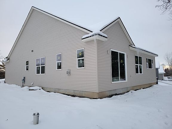4th image of 7442 Village Ct #21