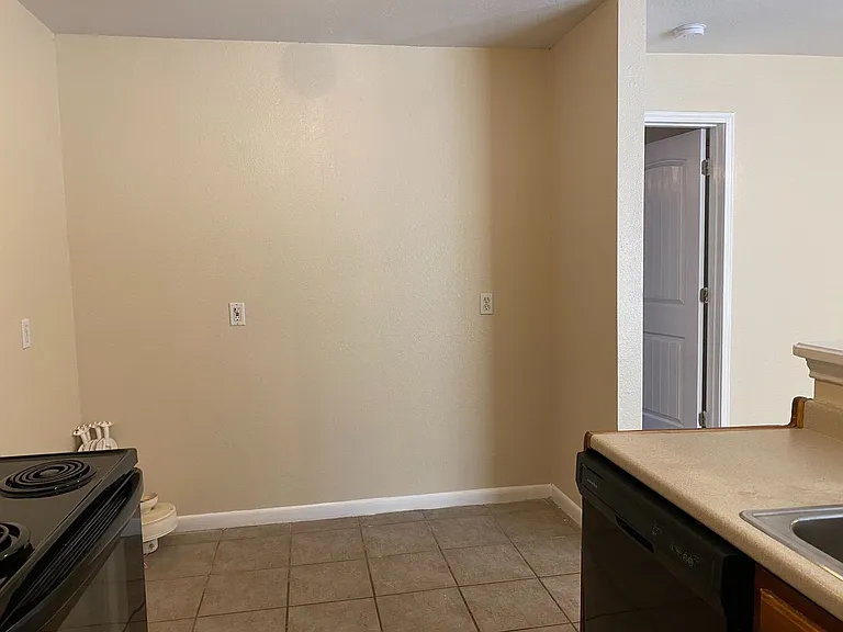 7545 Windsor Oaks — Photo 8