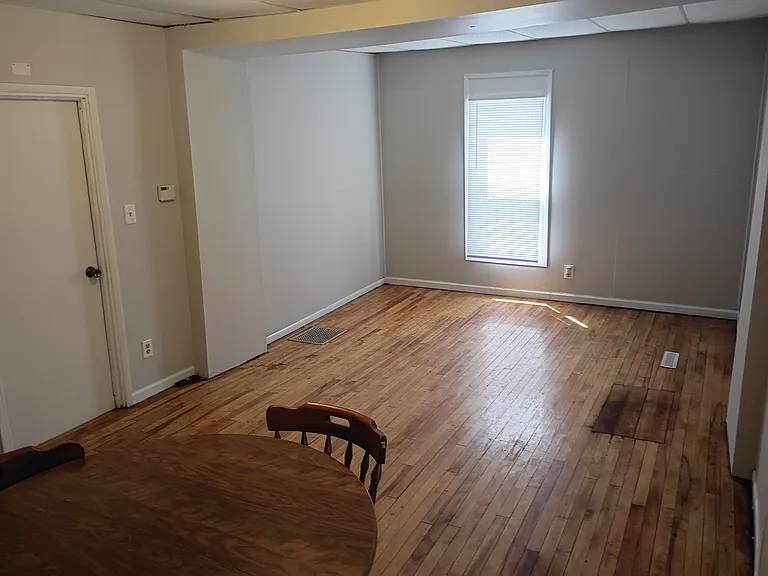 Living Room facing L Corner_06222026