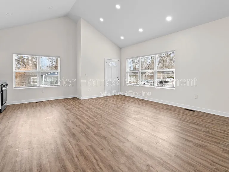 4448 Evanston Ave #A — Photo 3
