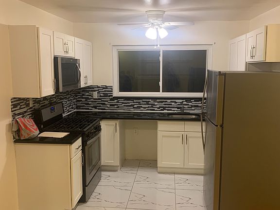 2nd image of 927 E 226th St #2
