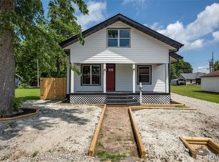 209 Charles St, Gillespie, IL 62033