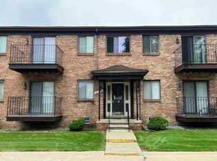 19617 Ridgemont St #9, Saint Clair Shores, MI 48080