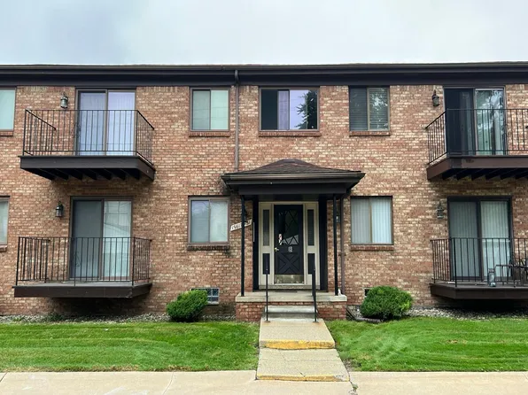 19617 Ridgemont St #9, Saint Clair Shores, MI 48080