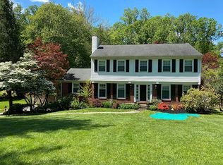 7 Oak Knoll Dr, Wallingford, PA 19086