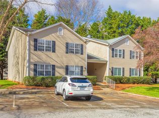 2217 New Garden Rd APT D, Greensboro, NC 27410