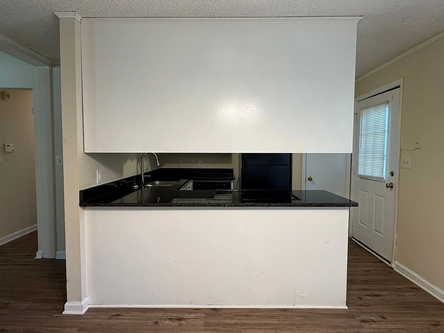2220 Laburnum Avenue — Photo 4