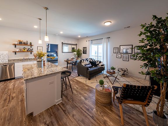 5th image of 15 S Poplar St APT 116