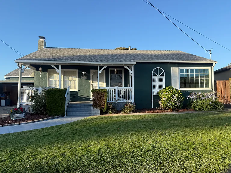 16966 Los Reyes Ave — Photo 1