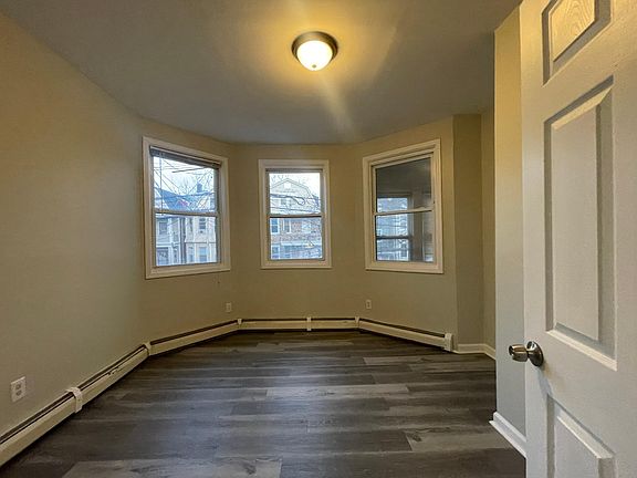 4th image of 473 S 14th St Floor 2