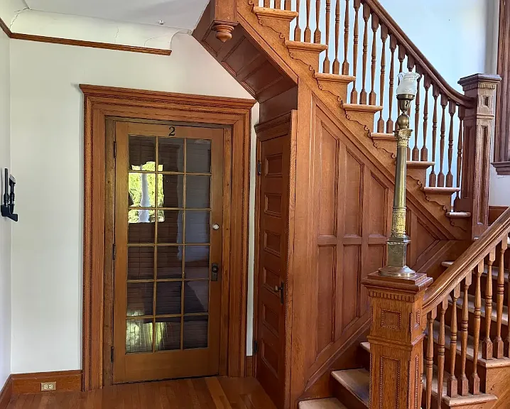 462 Glen St #2 — Photo 3