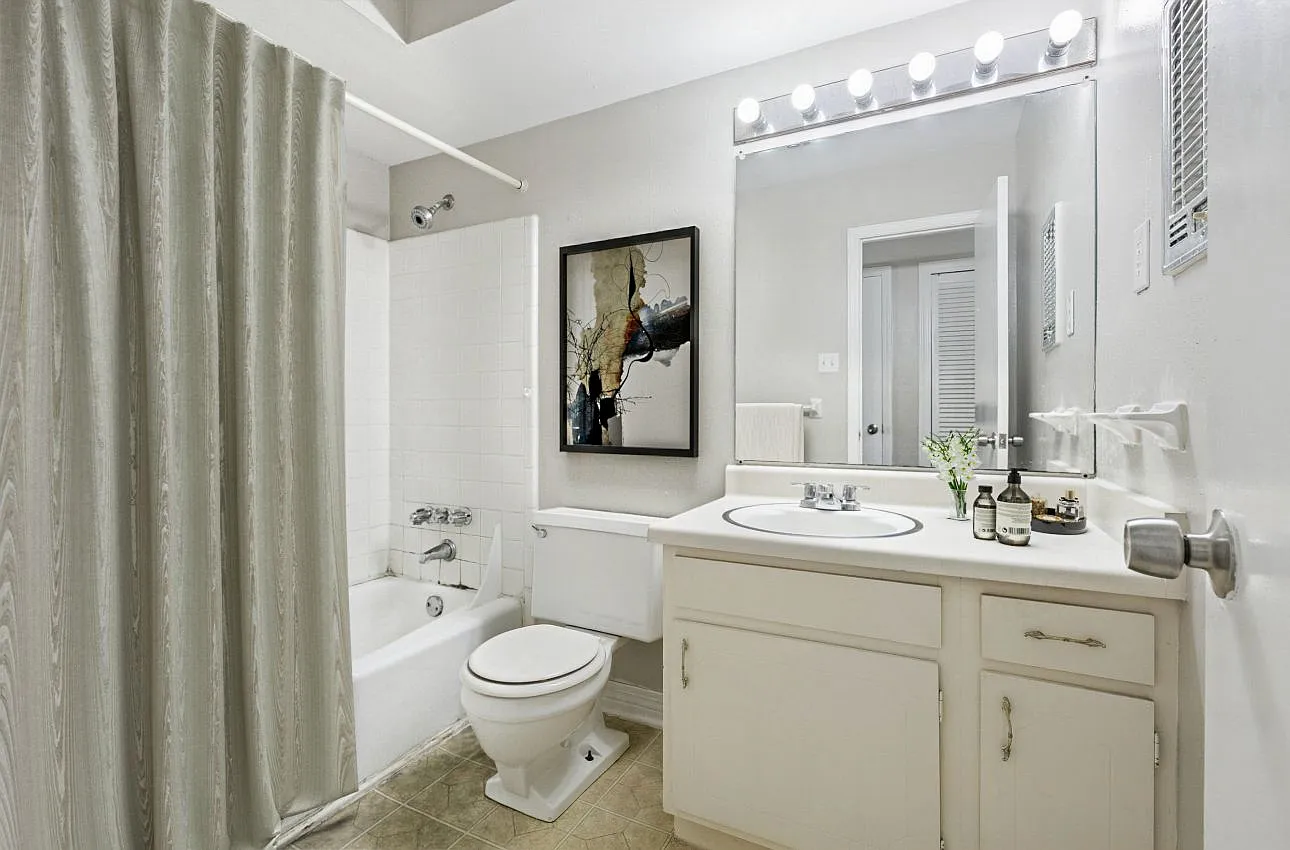 3 bed, 2.5 bath, 1872 sqft, $1,750 — Photo 3