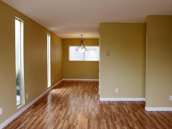 2nd image of 3048 Macaulay St