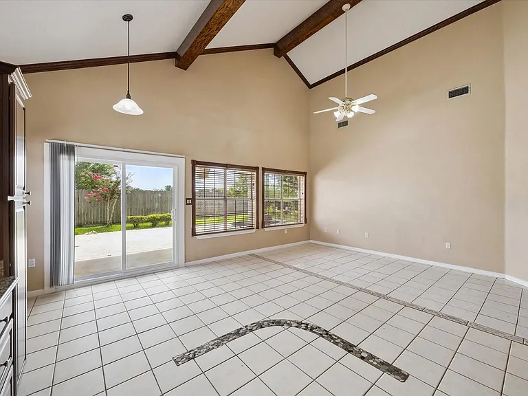 2709 Avenue D — Photo 10