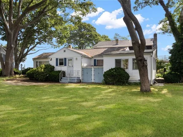 369 Earle Dr, North Kingstown, RI 02852