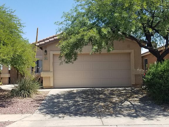 2nd image of 2612 N Splitwood Ave