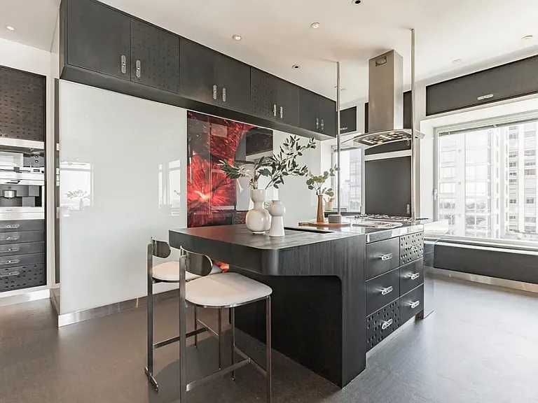 240 Riverside Blvd #1 — Photo 13