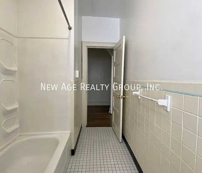 5400 Lansdowne Ave #2 — Photo 12