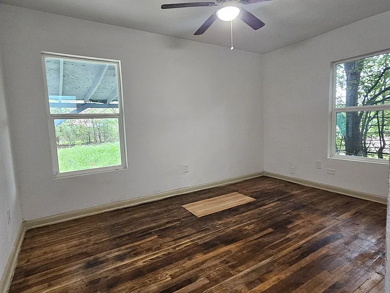 335 Baker Ave — Photo 8