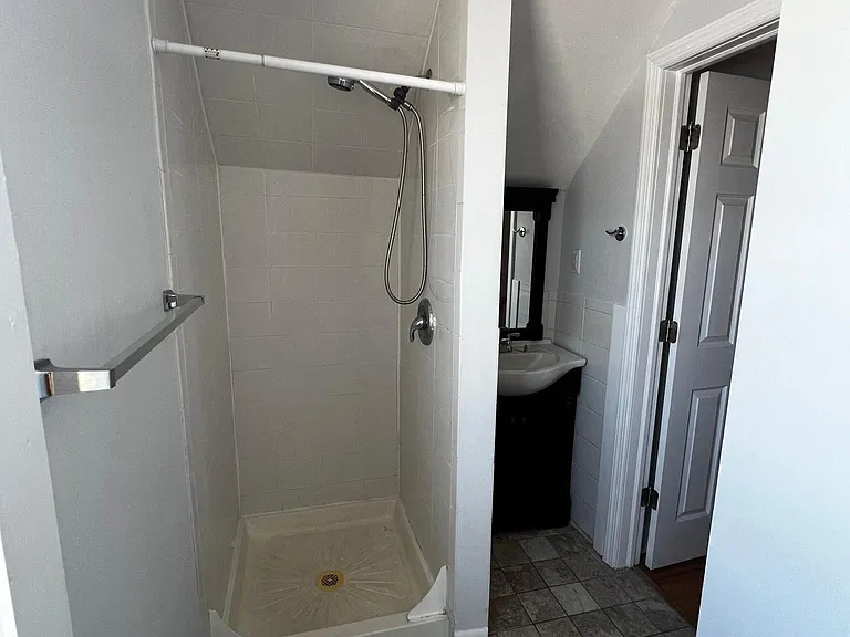 905 Grand Ave #4 — Photo 17