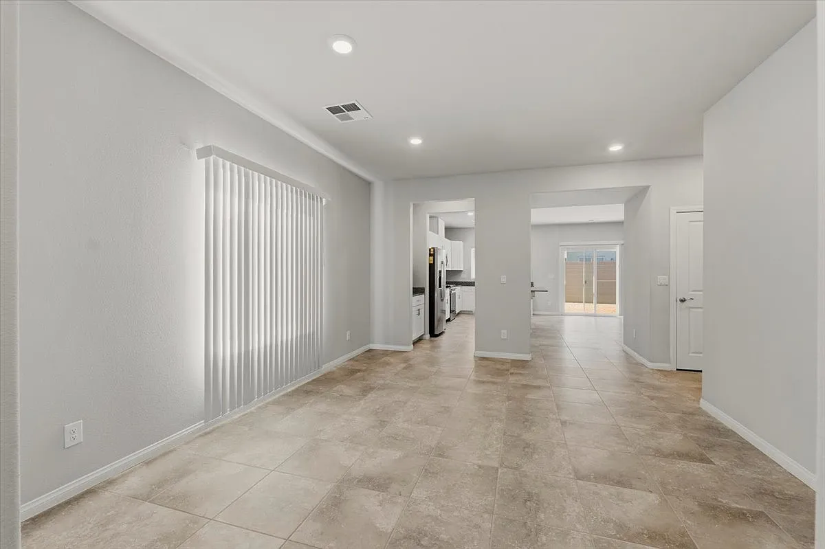 1058 Willow Berry Avenue — Photo 3