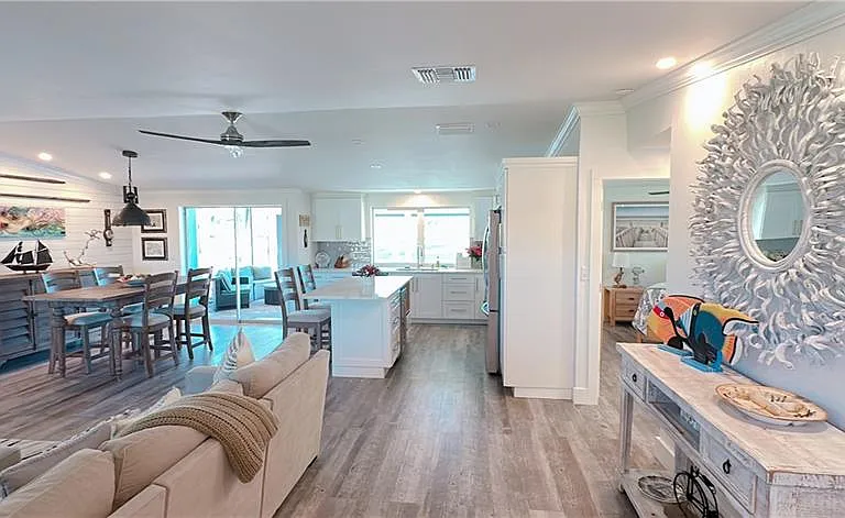 11 Palmview Blvd — Photo 2