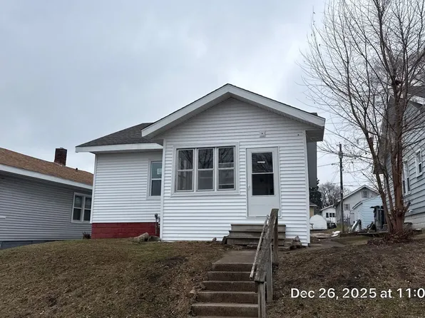 1617 5th St, Rock Island, IL 61201